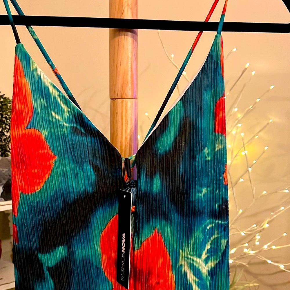 NWT FASHION NOVA L TROPICS MAXI DRESS, Red/blue/green/black.Vacation is waiting! - Picture 3 of 8